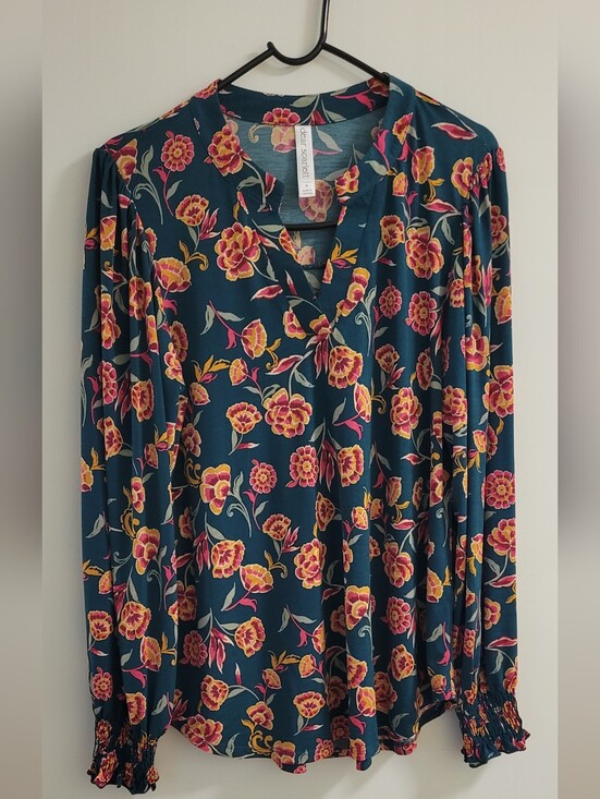 Dear Scarlett Tops - Dear Scarlette LS Floral V-Neck Blouse Teal,Pink,Yellow‎ Flowers Size Sm
